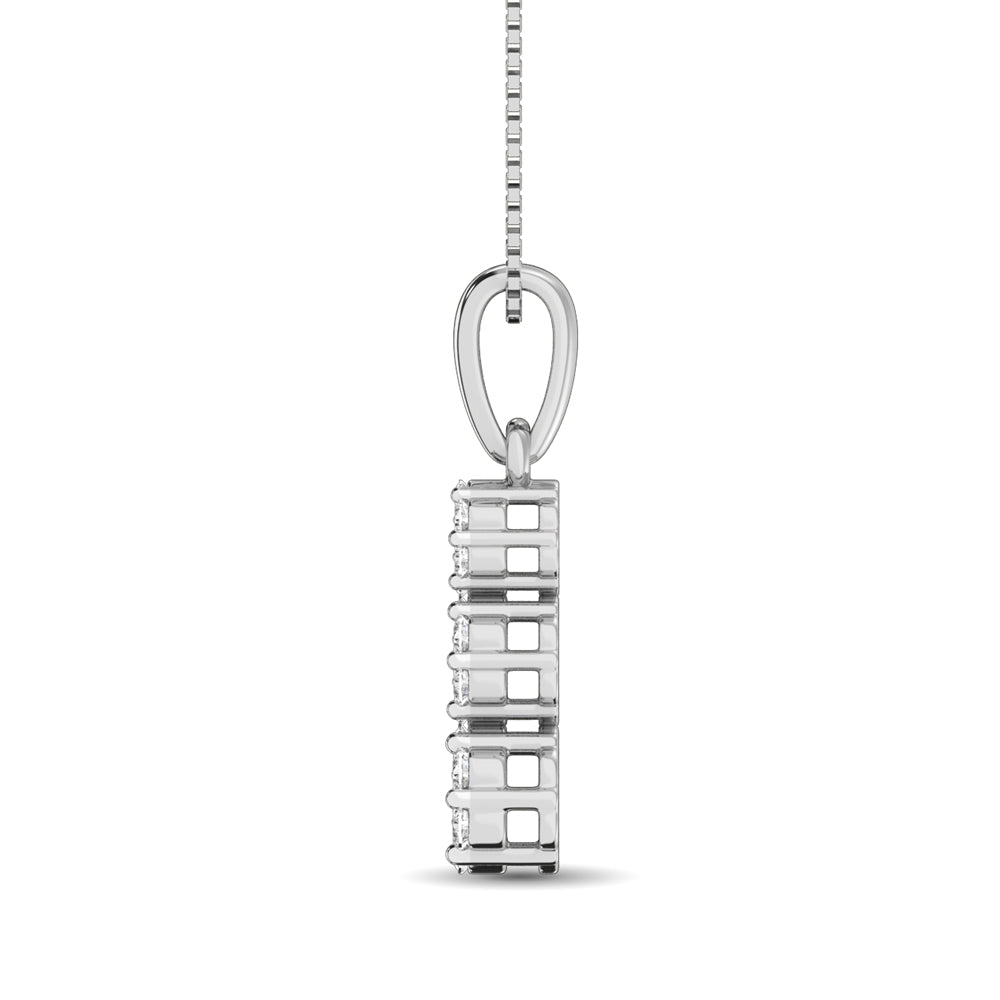 14K White Gold 1/2 Ct.Tw. Diamond Flower Pendant