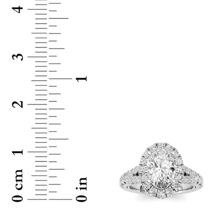 2.5Cttw Oval Shaped Lab Grown Diamond (F/VS) Engagement Ring in 14K Gold