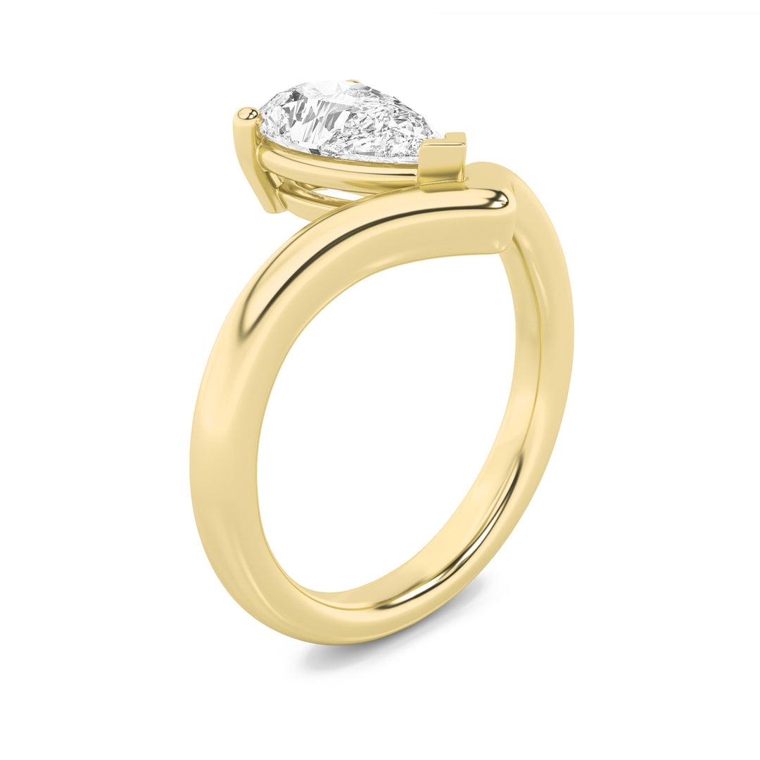 1.5Cttw Pear Shaped Lab Grown Diamond (F/VS) Chevron Solitaire Engagement Ring in 14K Gold