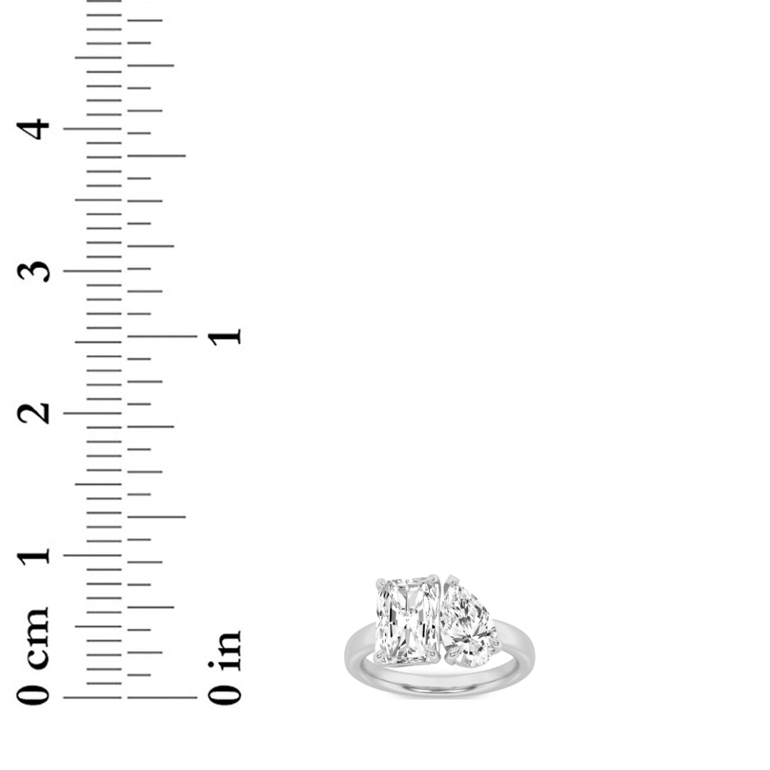 3Cttw Radiant Shaped Lab Grown Diamond (F/VS) Toiet Moi Fashiion Ring in 14K Gold