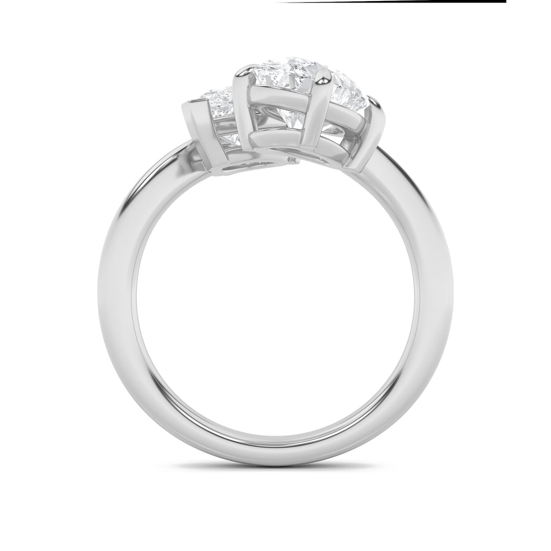 3Cttw Oval Shaped Lab Grown Diamond (F/VS) Toi etMoi Fashiion Ring in 14K Gold