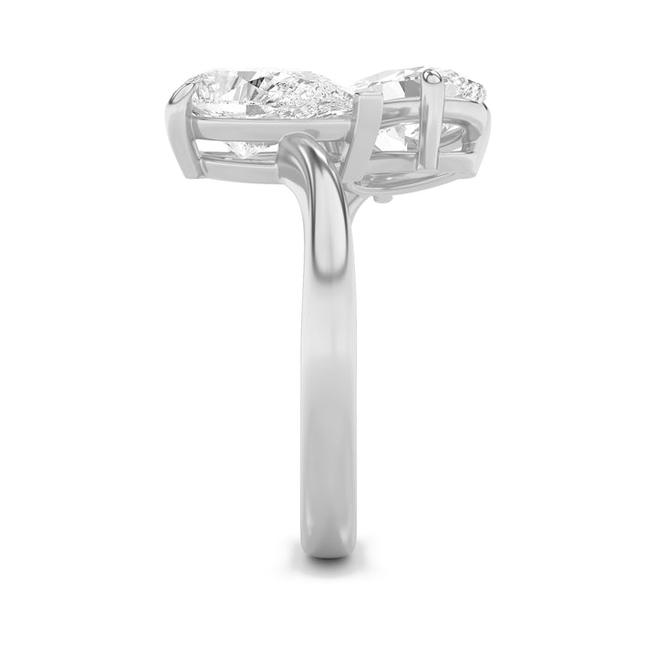 3Cttw Oval Shaped Lab Grown Diamond (F/VS) Toi etMoi Fashiion Ring in 14K Gold