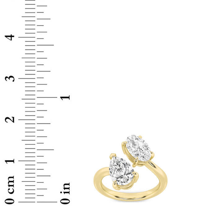 3Cttw Oval Shaped Lab Grown Diamond (F/VS) Toi etMoi Fashiion Ring in 14K Gold