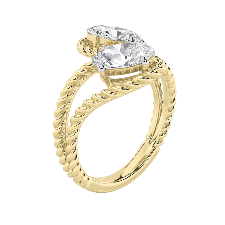 2Cttw Oval Shaped Lab Grown Diamond (F/VS) Toi etMoi Fashiion Ring in 14K Gold