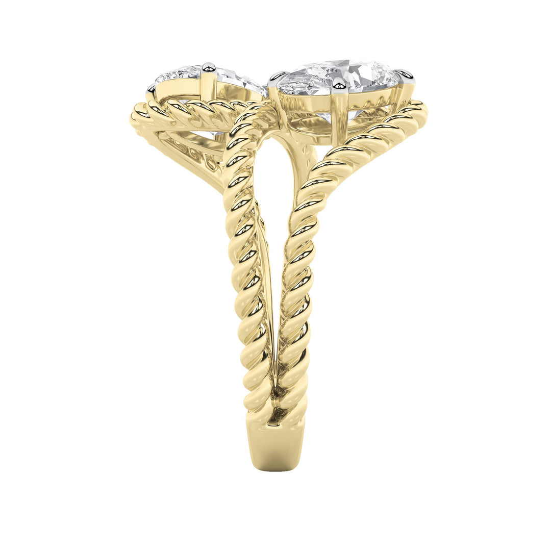 2Cttw Oval Shaped Lab Grown Diamond (F/VS) Toi etMoi Fashiion Ring in 14K Gold